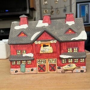 Department 56 Snow Village red barn ￼